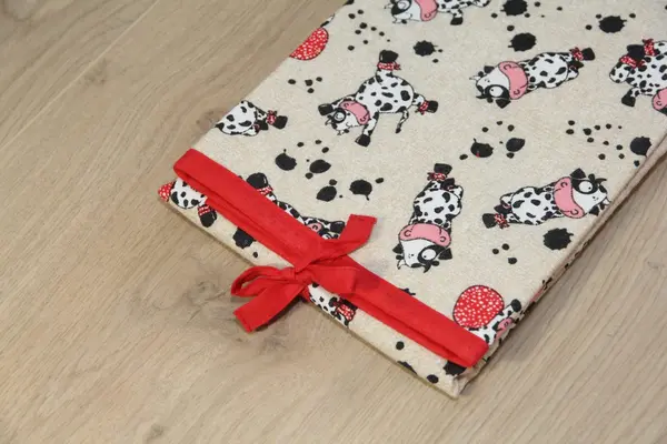Color corda, mucche – dettagli rossi