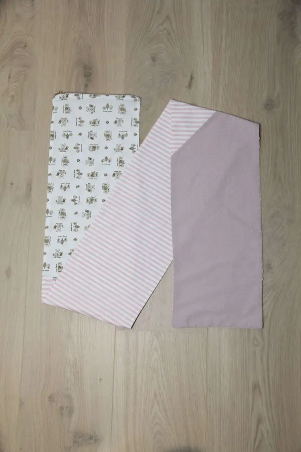 Bianco e rosa a righe – coniglietto e plumetis rosa